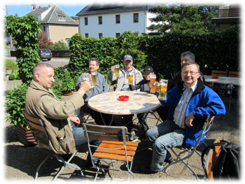 Biergarten vom "Gut Holz", v.l.n.r.: Jrgen, Gerd, Karsten, Markus, Jrg und Jrg